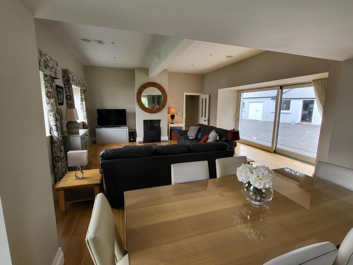 The Coach House Villa Dublin Bagian luar foto